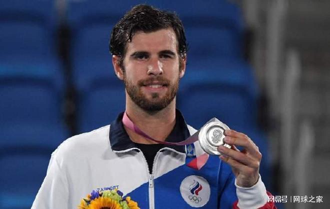 与卫冕冠军 与卫冕冠军