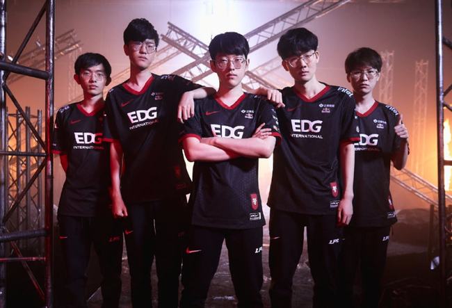 到进攻配合 到进攻配合